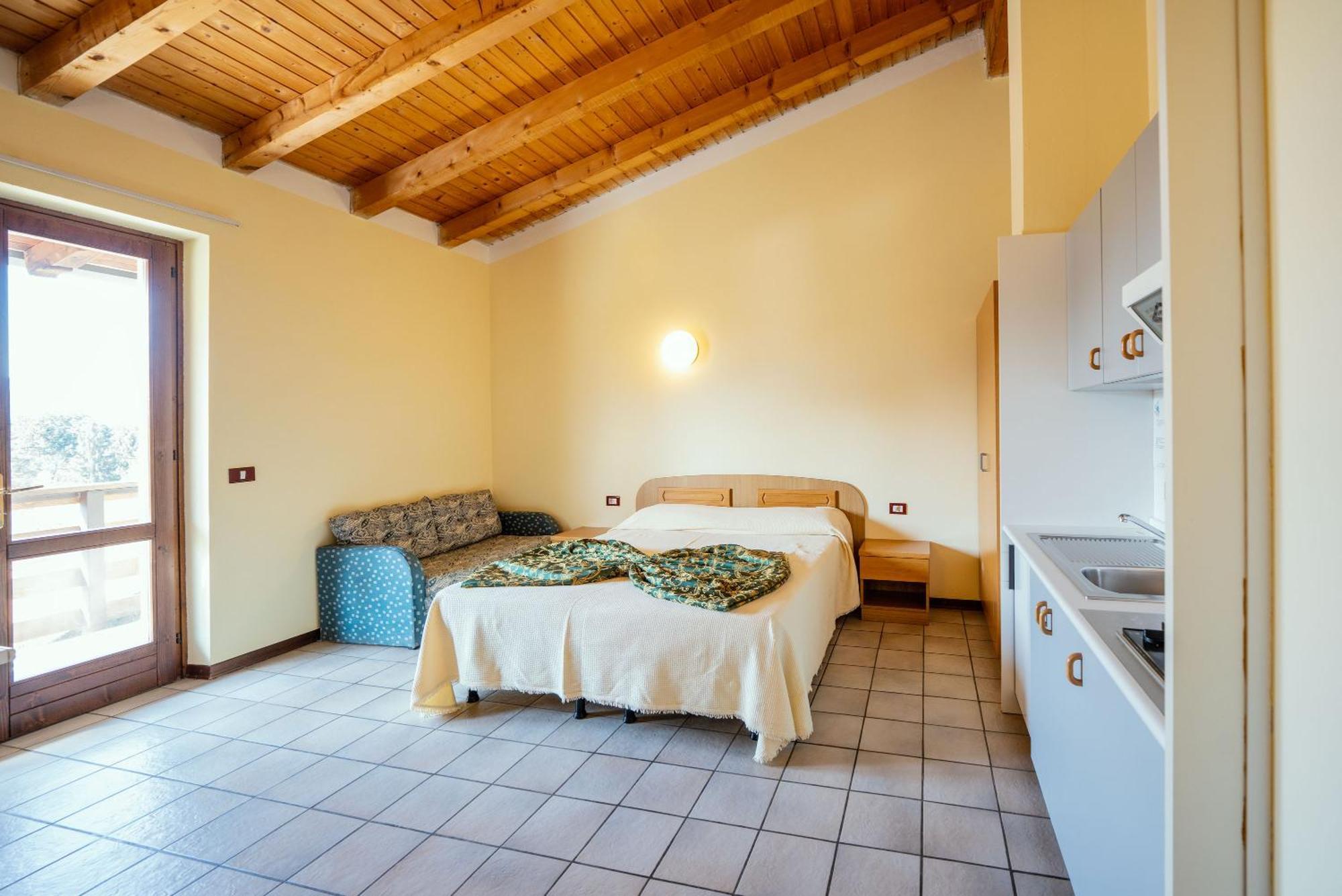 Campi Apartahotel 4*